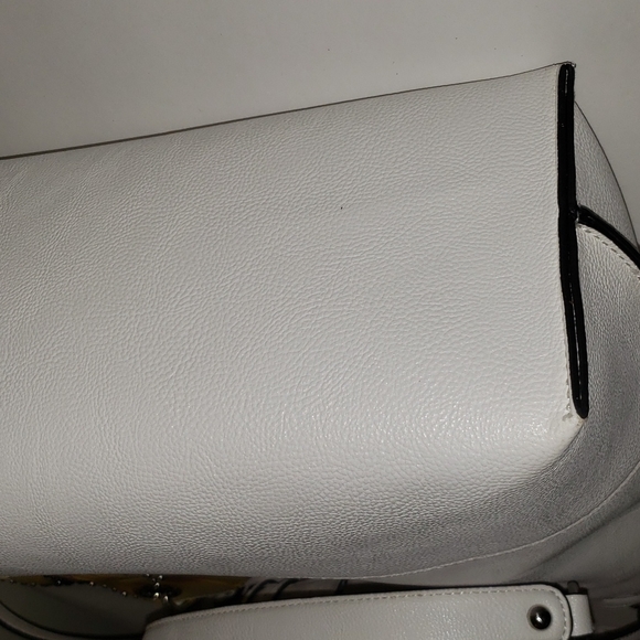 BEAUTIFUL  NeW Calvin Klein Tote with Matching Wristlet 🌼 Purse Bag Reversible - Picture 8 of 11